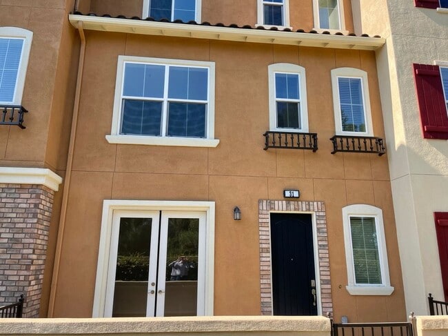 Building Photo - 31 Aliso Ridge Loop