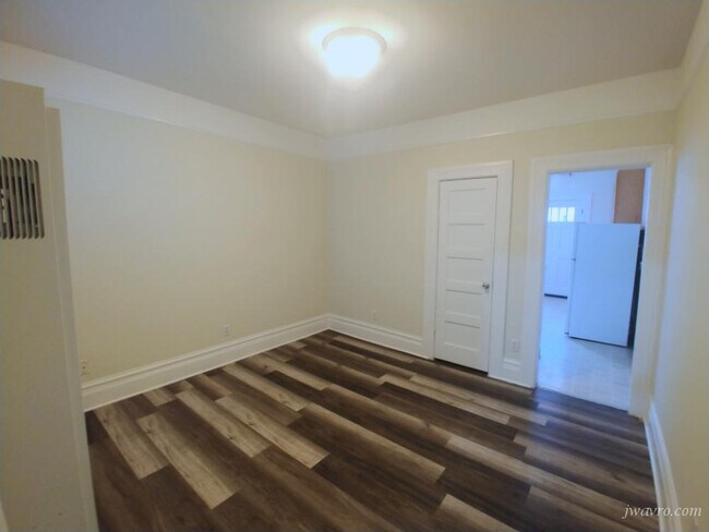 Building Photo - 454 Clementina St