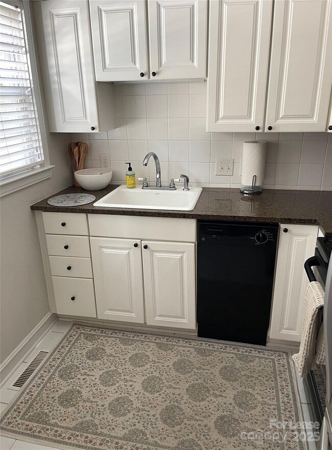 Building Photo - 2911 Westfield Rd