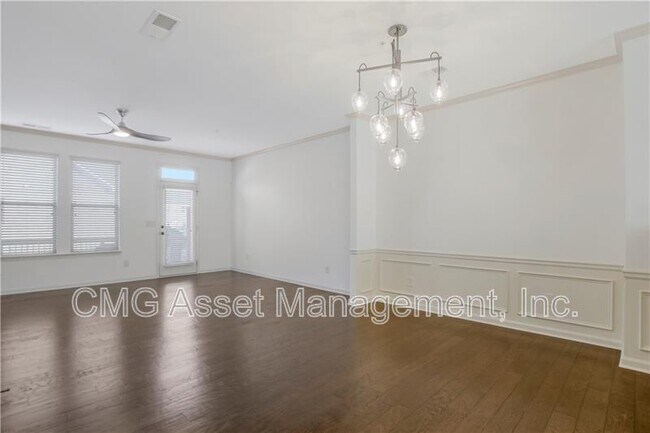 Building Photo - 3382 Vintage Cir SE