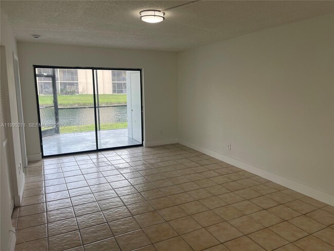 Foto del edificio - 3199 Foxcroft Rd