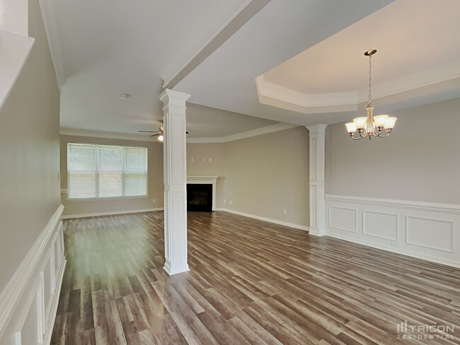 Building Photo - 735 Twickenham Ln