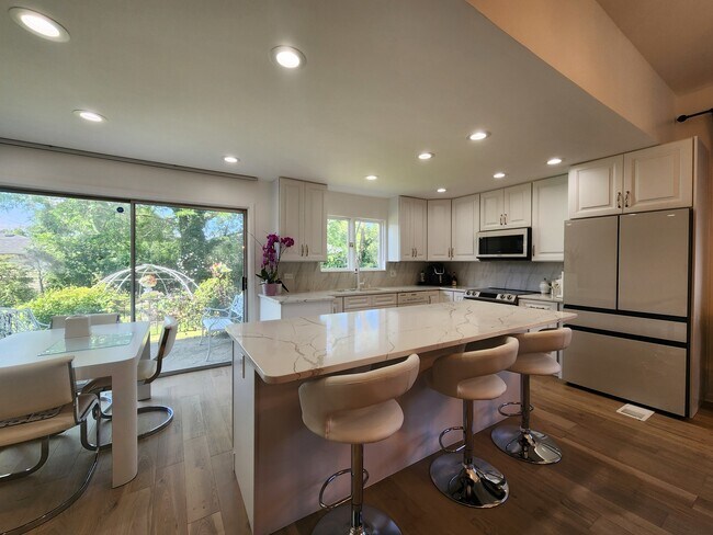 Foto del edificio - 3306 Wilmette Ave
