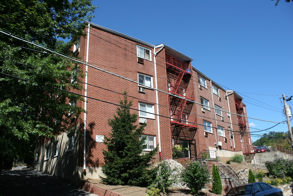 Primary Photo - 251 Woodland Avenue