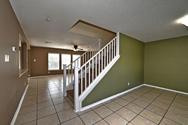 Building Photo - TWO STORY  |  4 BEDROOM  |  2.5 BATH  |  2...