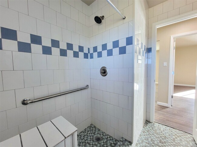 Foto del edificio - 6715 Gwyneth St