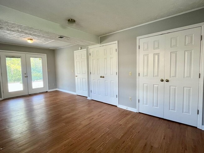 Building Photo - 117-A/117-B EEP