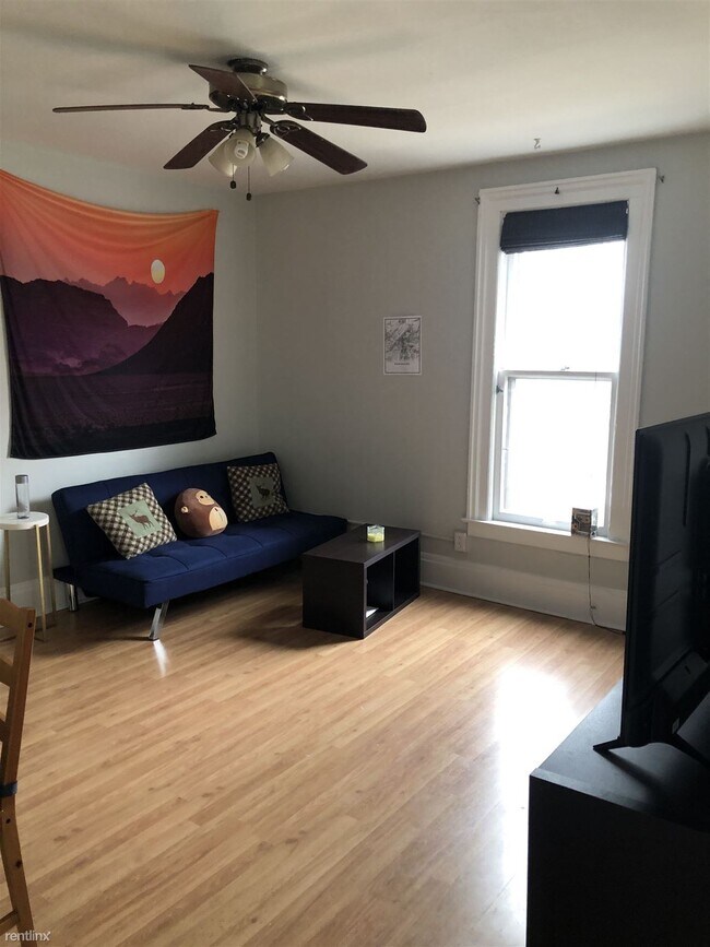 Foto del edificio - 1 br, 1 bath 4plex - 610 Lawrence St Unit 3