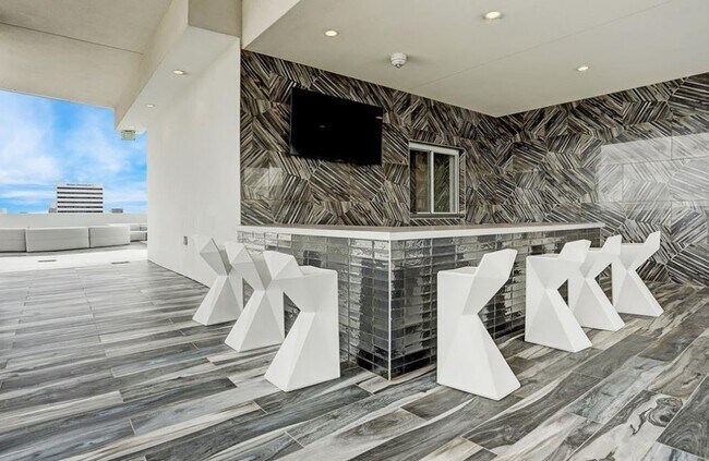 Building Photo - 4521 San Felipe St