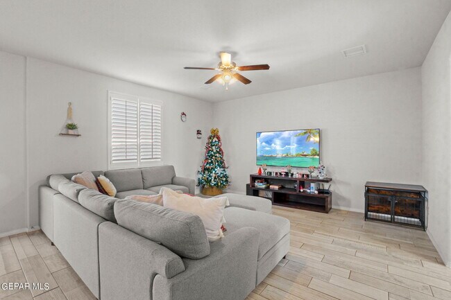 Foto del edificio - 12261 Desert Dove Ave