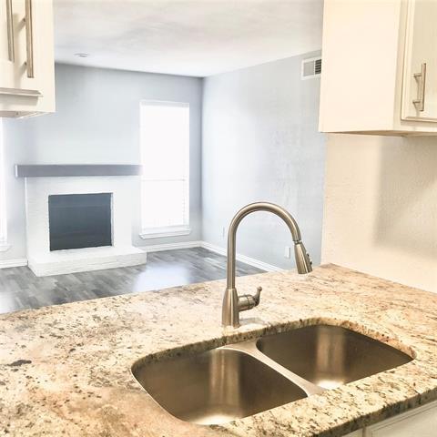 Foto principal - 7621 McCallum Blvd