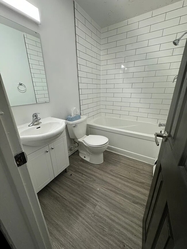 Photo du bâtiment - Recently Renovated 1 Bedroom 1 Bathroom Apartment!