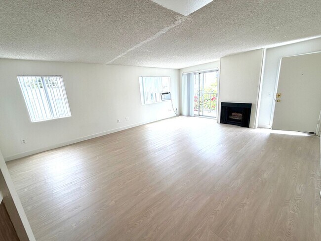 Foto del edificio - 3432-3434 S Centinela Ave