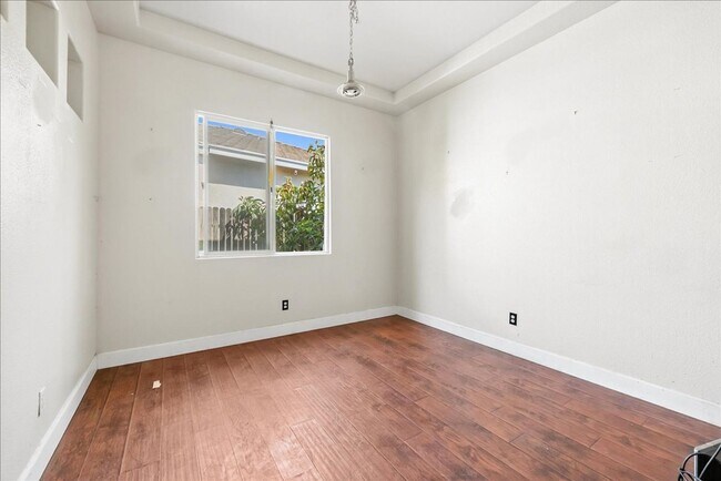 Foto del edificio - 5733 Spenlow Way