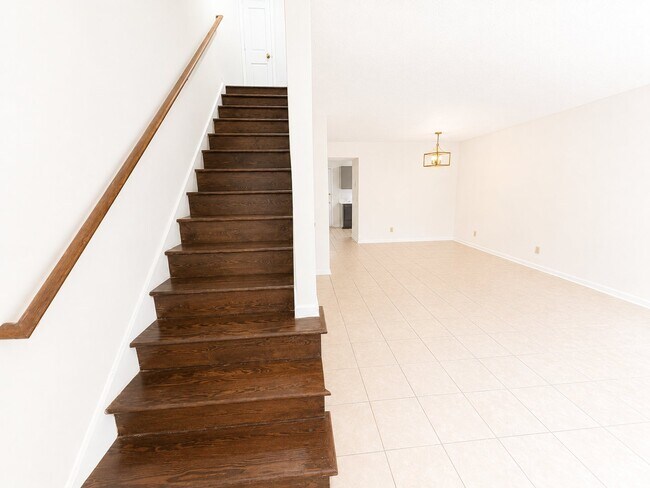 Foto del edificio - 1323 Sweet Pine Dr