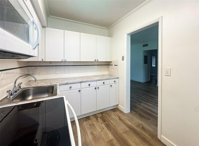 Foto del edificio - 7635 SW 57th Ave
