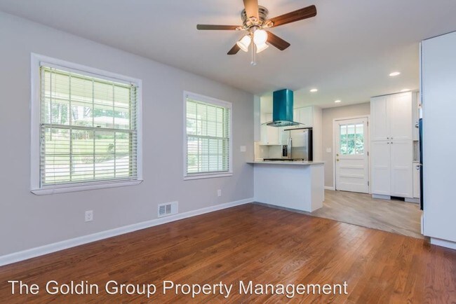 Foto del edificio - 3 br, 2 bath House - 1775 N. Holly Lane