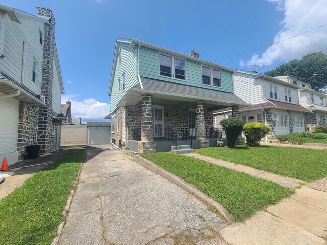 Foto del edificio - 16 Powell Ln