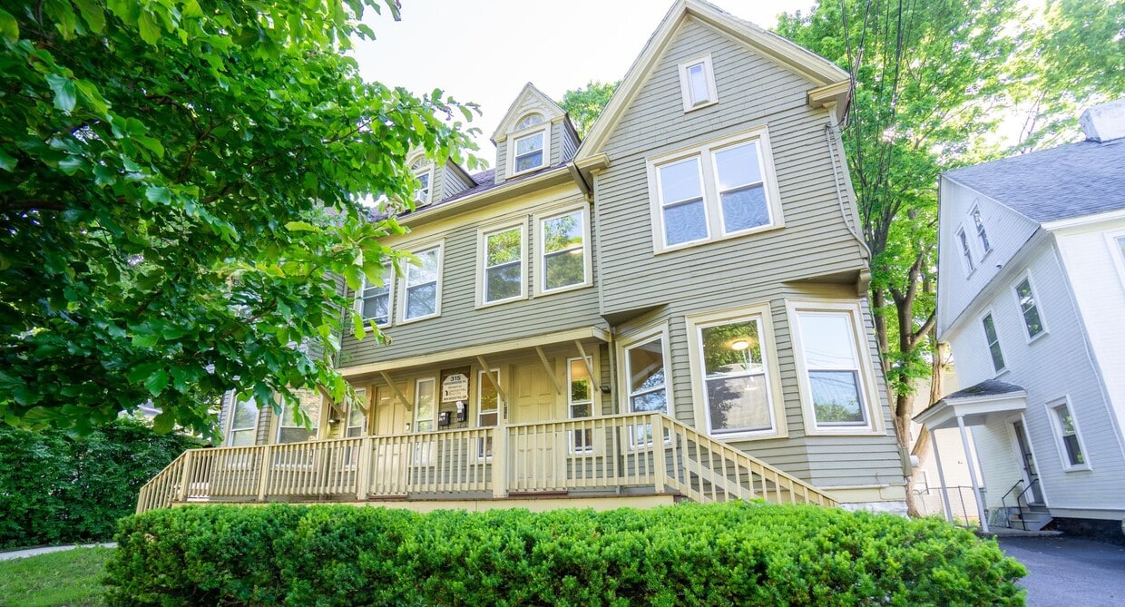 AVAILABLE 8/1/26 3 Story Townhouse On Qui... - AVAILABLE 8/1/26  3 Story Townhouse On Qui...
