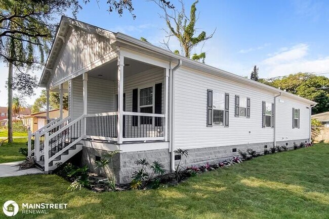 Building Photo - 1709 19th St S, St Petersburg, FL 33712