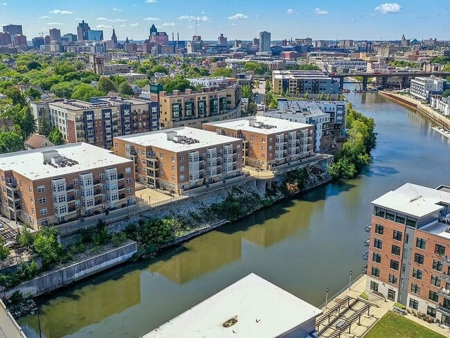 1925 complex - 1925 N Water St