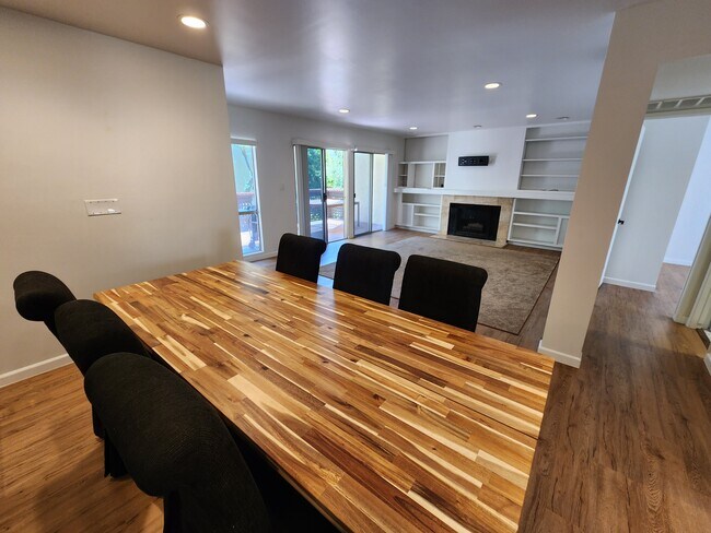 Foto del edificio - 5267 Coldwater Canyon Ave