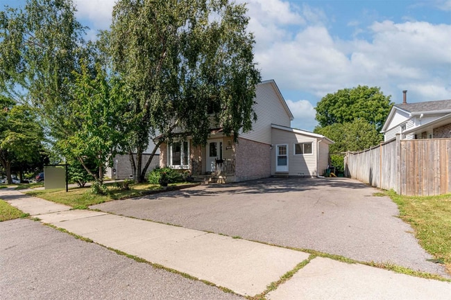 Building Photo - 792 Hillcroft St