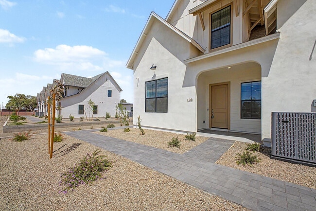 Building Photo - 8232 E University Dr