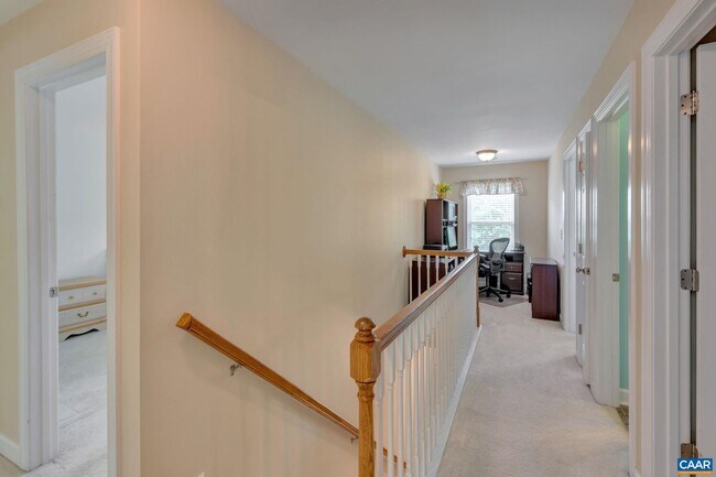 Building Photo - 1820 Clay Dr