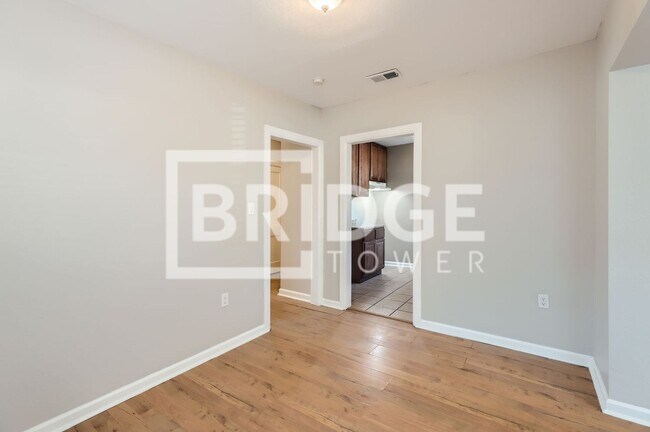 Foto del edificio - 224 E Boyd St
