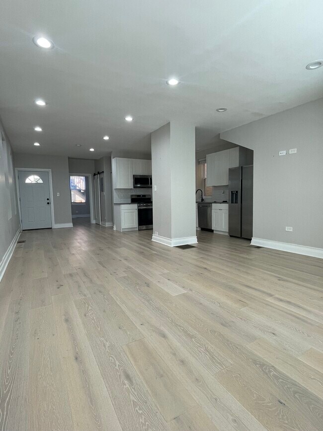 Foto del edificio - 1630 W Pierce Ave