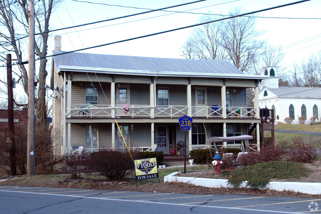 Primary Photo - 576 Main St