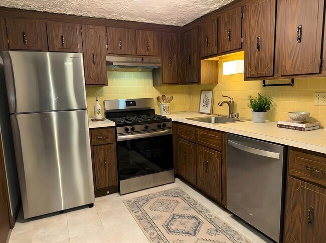 Foto del edificio - 42 Swanson Ct