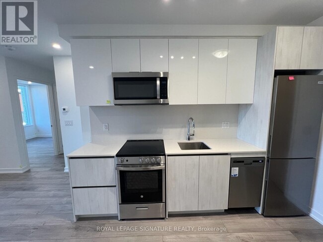 Building Photo - 3100 Keele St