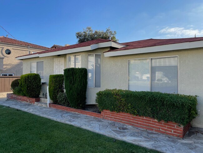Foto del edificio - 1607 Phelan Ln