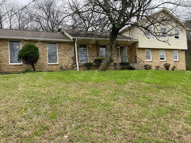 Building Photo - 4300 Golden Hill Dr