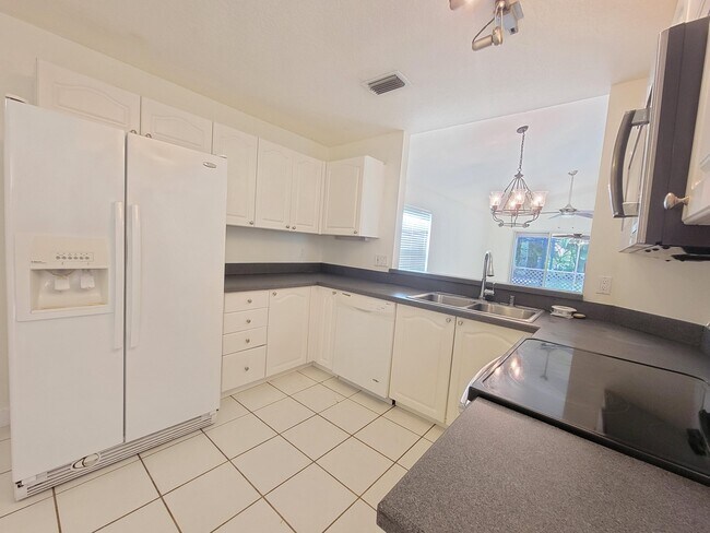 Building Photo - 5344 Edenwood Ln