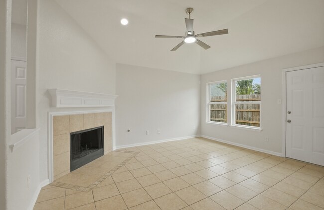 Foto del edificio - 4751 Chisholm Hollow Ct
