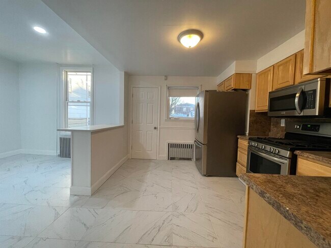 Building Photo - 611 74th St