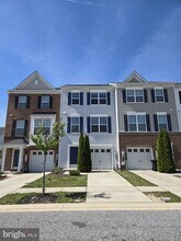 Building Photo - 7720 Village Park Dr