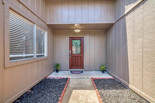 Building Photo - 7431 Ridgeberry Dr