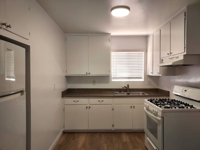 Foto del edificio - Santee -  2 Bedroom House w/Garage and Lar...