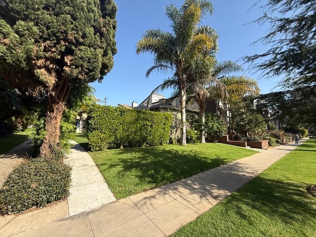 Building Photo - 911 14th St