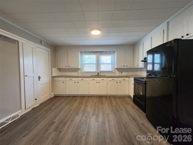 Foto del edificio - 29 Willowbrook Dr NW