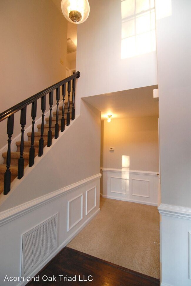 Building Photo - 3 br, 2.5 bath House - 5 Whispering Court
