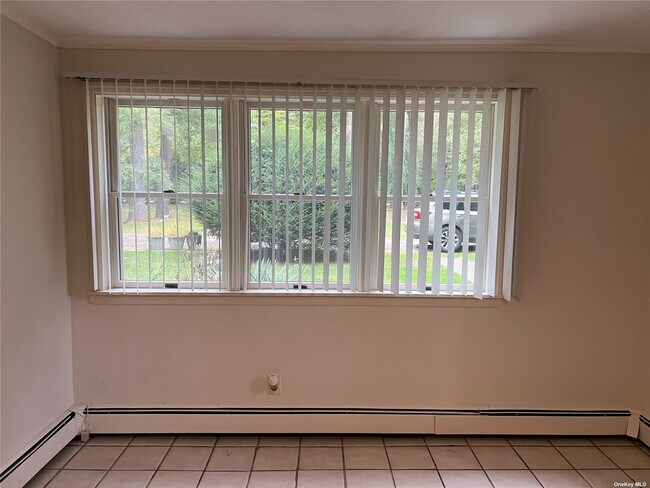 Foto del edificio - 2350 Cedar Swamp Rd