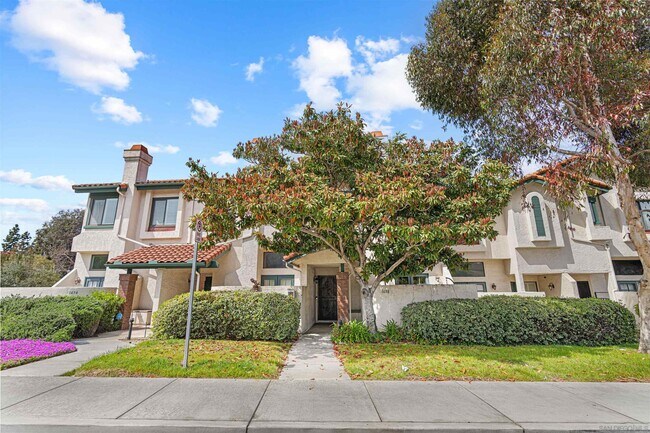 Building Photo - 1458 Summit Dr