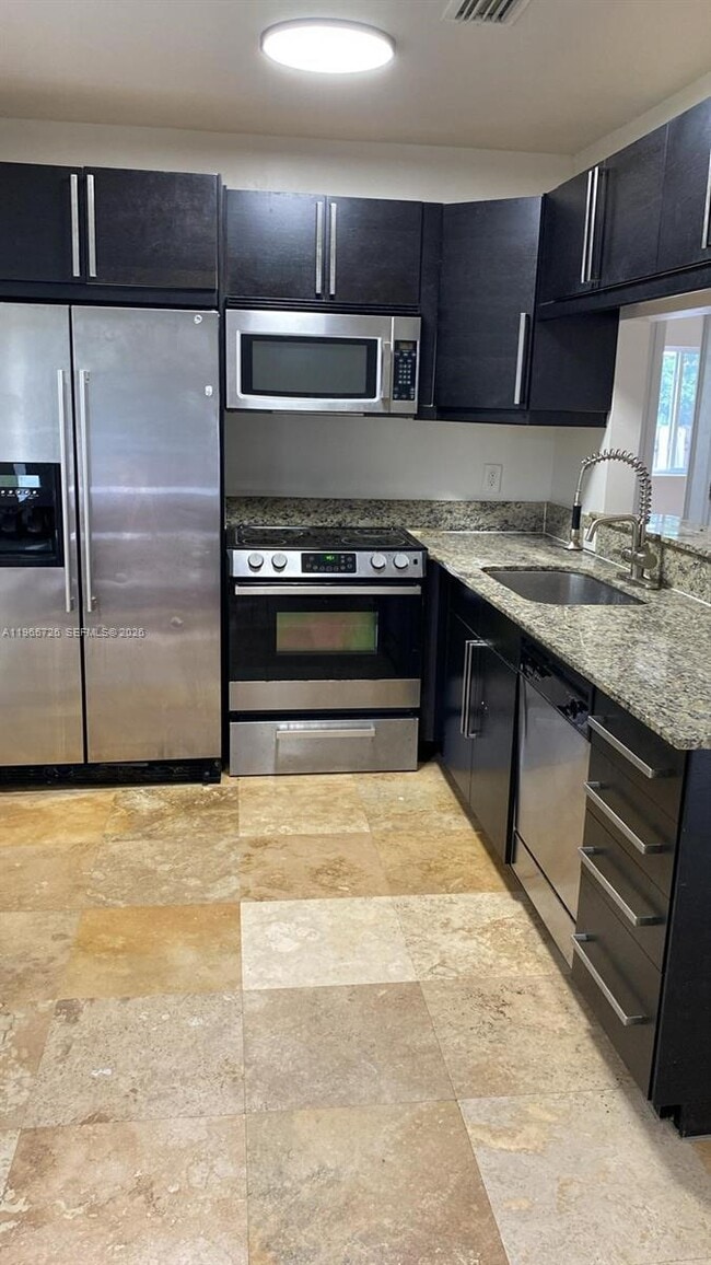 Foto del edificio - 713 SW 10th St