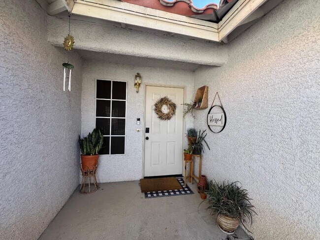 Building Photo - 5605 Red Bluff Dr