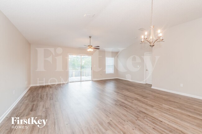 Building Photo - 6869 Southern Oaks Dr W